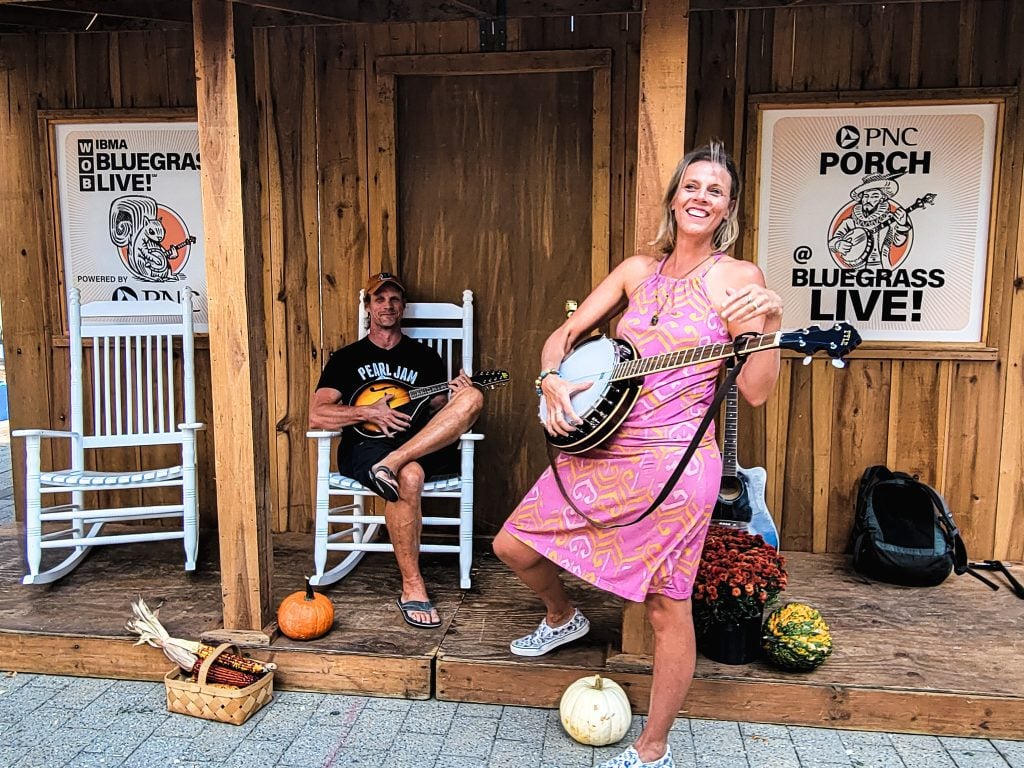 caz and craig on bluegrass live porch playing banjo