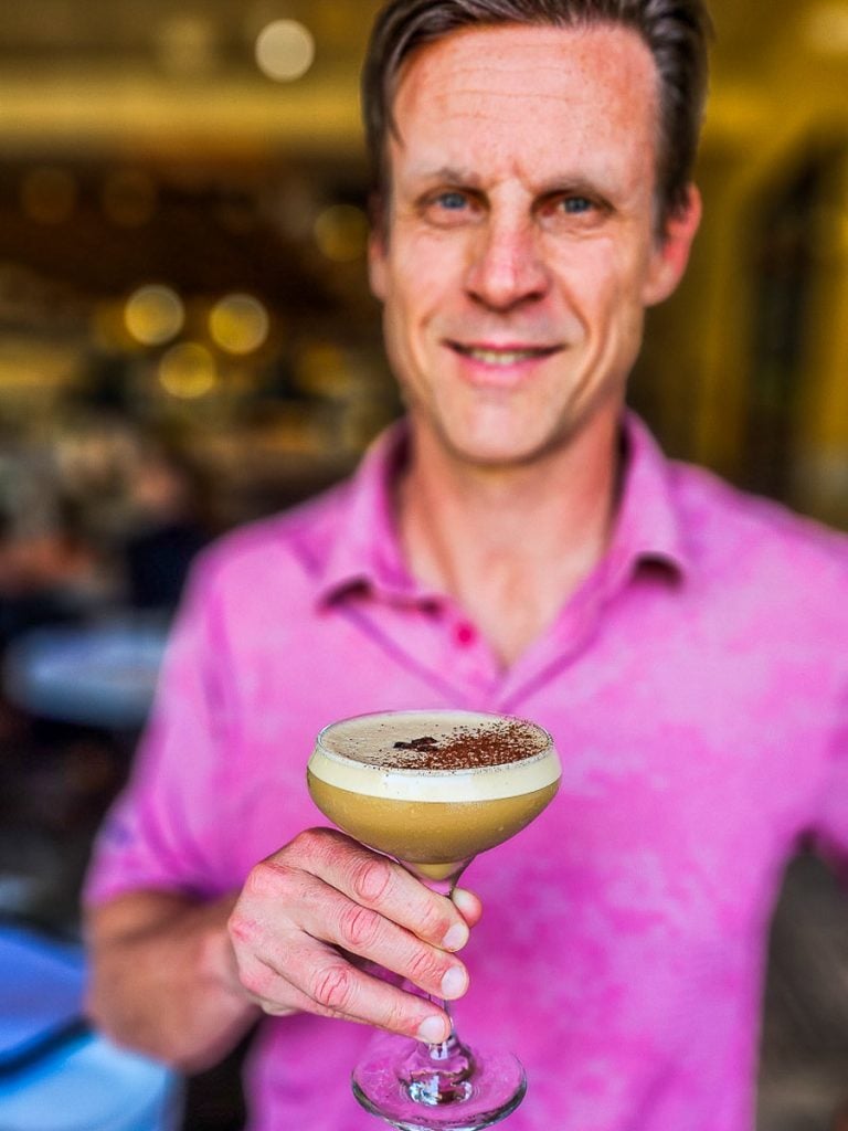 Man holding a cocktail