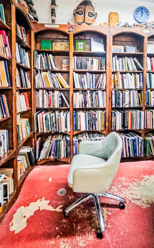 CHIAR INSIde bookstore