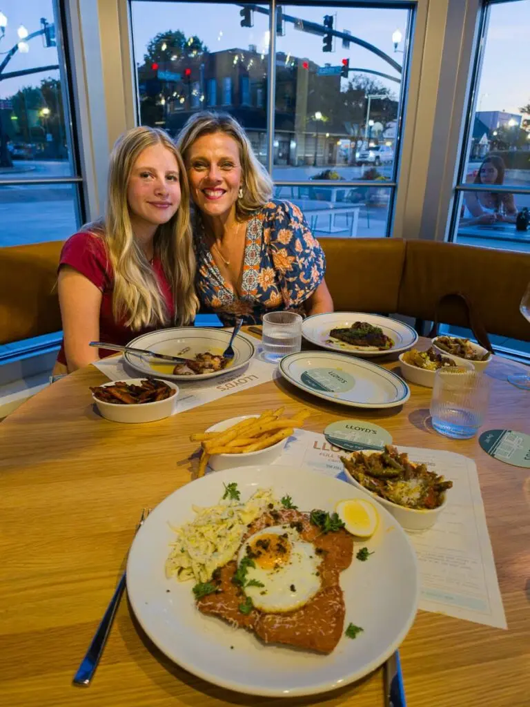 mother and daughter llyods full service